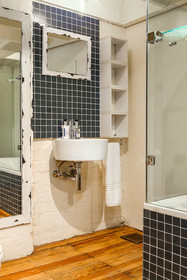 Wolroy House Apartments