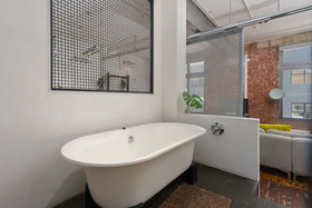 Wolroy House Apartments