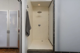 Wolroy House Apartments