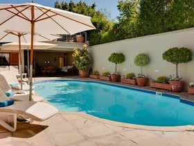 Lebonheur Guesthouse