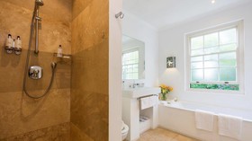 Akademie Street Boutique Hotel & Guesthouses
