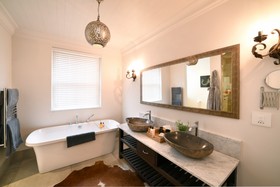 Avondrood Guesthouse