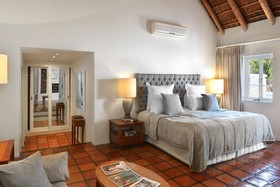 Holden Manz Country House