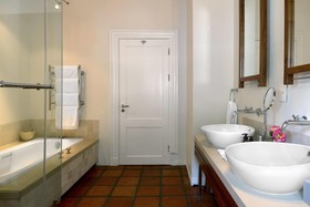 Holden Manz Country House