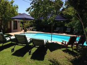 La Fontaine Guest House