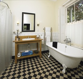 La Fontaine Guest House