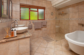 18 On Kloof Bed & Breakfast