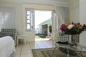 Gordon's Beach Lodge