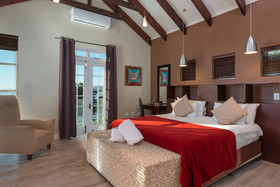 Manor on the Bay Guest House And Conference Centre