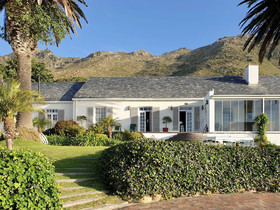 Manor on the Bay Guest House And Conference Centre
