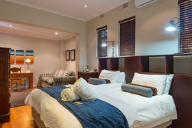 Manor on the Bay Guest House And Conference Centre