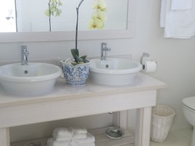 138 Marine Beachfront Guesthouse