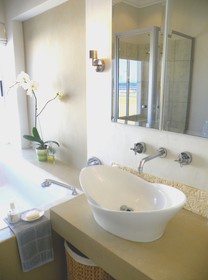 138 Marine Beachfront Guesthouse