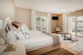Abalone Guest Lodge