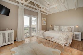 Abalone Guest Lodge