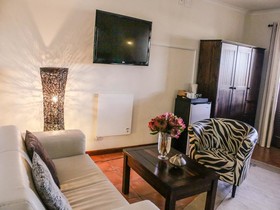 AmaKhosi Guesthouse