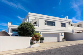 Dolphin House Apartments