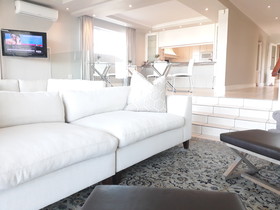 Hermanus Beach Front Lodge