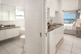 Hermanus Beach Front Lodge