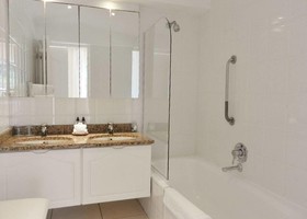 Hermanus Beach Front Lodge