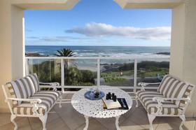 Hermanus Beach Front Lodge