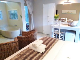 Hermanus Lodge on the Green