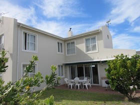 Kingfisher Beach House
