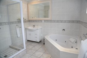 Misty Waves Boutique