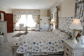 Misty Waves Boutique