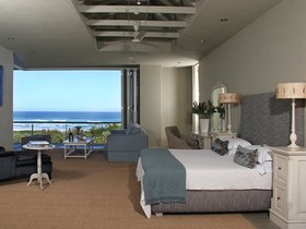 Mosselberg on Grotto Beach