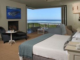 Mosselberg on Grotto Beach
