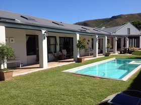 Sixteen Guest House on Main