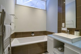Whale Coast All-Suite Hotel