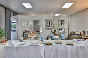 Whale Coast All-Suite Hotel