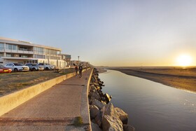 Lagoon Beach by Host Agents