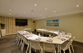 Lagoon Beach Hotel & Spa