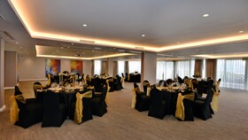 Lagoon Beach Hotel & Spa