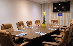 Lagoon Beach Hotel & Spa