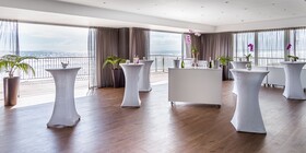 Lagoon Beach Hotel & Spa