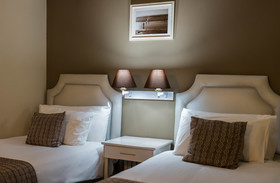 Leisure Bay Luxury Suites