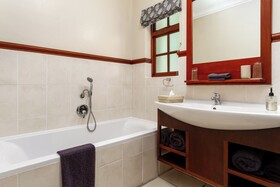 Noordhoek Village Hotel