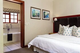 Noordhoek Village Hotel