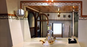 Grande Roche Hotel & Restaurant