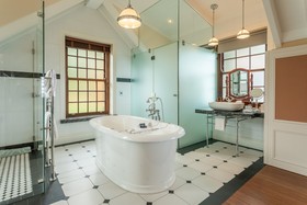St. James Manor Guesthouse