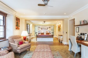 St. James Manor Guesthouse