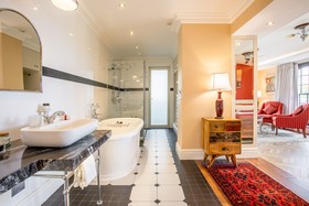 St. James Manor Guesthouse