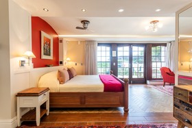 St. James Manor Guesthouse