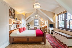 St. James Manor Guesthouse