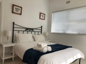 Boulders Beach Lodge