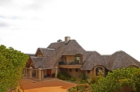 Bezweni Lodge